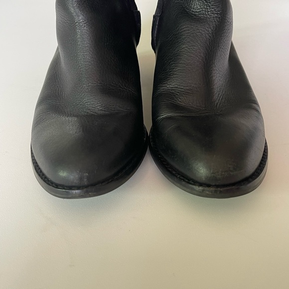 Cole Haan Womens Kenmare Tall Riding Boot Leather Black Buckle Detail Zip Size 9 - Picture 3 of 14